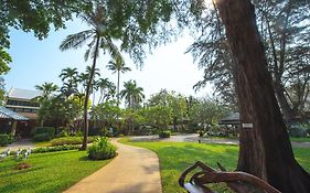 Raya Resort Beach Front - The Most Green Resort In Cha-Am